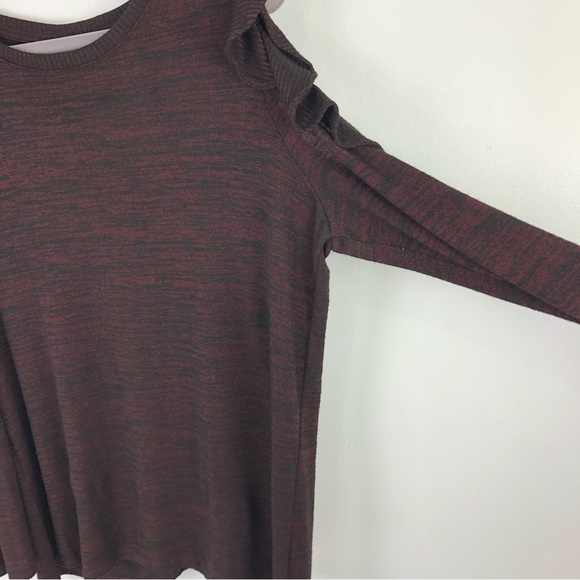 Apt. 9 Black & Maroon Cold Shoulder Ruffled Sleeved Sweater Size Large - Picture 6 of 10